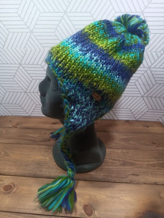 Eddie Bauer Accessories - Eddie Bauer fleece lined winter pom beanie nordic hat